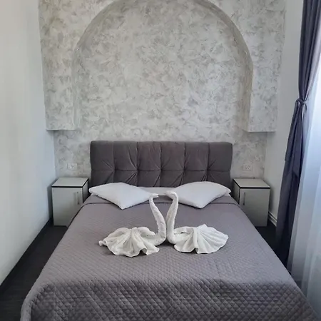 Ama Hotel *